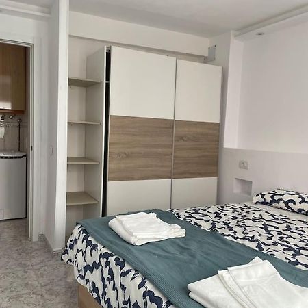 Giovina Living Av Suecia 150M From Beach لوس كريستيانوس المظهر الخارجي الصورة