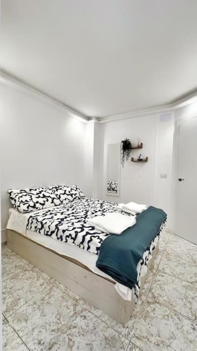 Giovina Living Av Suecia 150M From Beach لوس كريستيانوس المظهر الخارجي الصورة